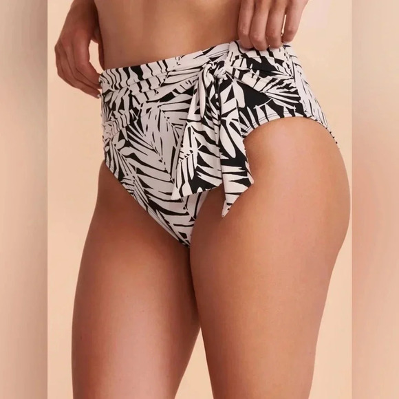 Bleu Rod Beattie Urban Oasis Twist Front Bikini
Swim Top Size 8 - Picture 5 of 9